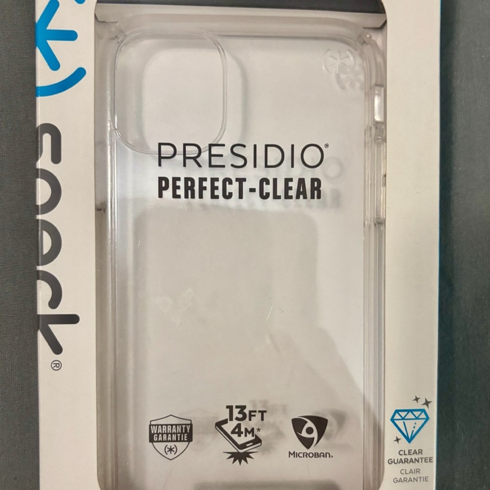 Speck Presidio Perfect-Clear Case - Transparent for IPhone 11.